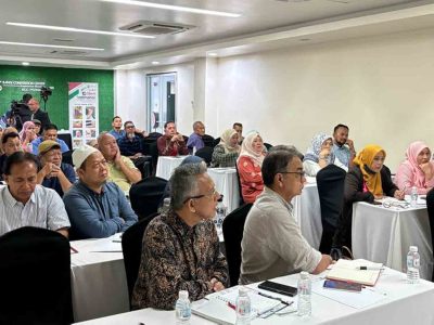 Left-Side Attendees Focusing on Session | Entrepreneurship, Wellness & Science Technology