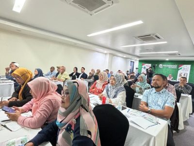 Right-Side Attendees Focusing on Session | Entrepreneurship, Wellness & Science Technology